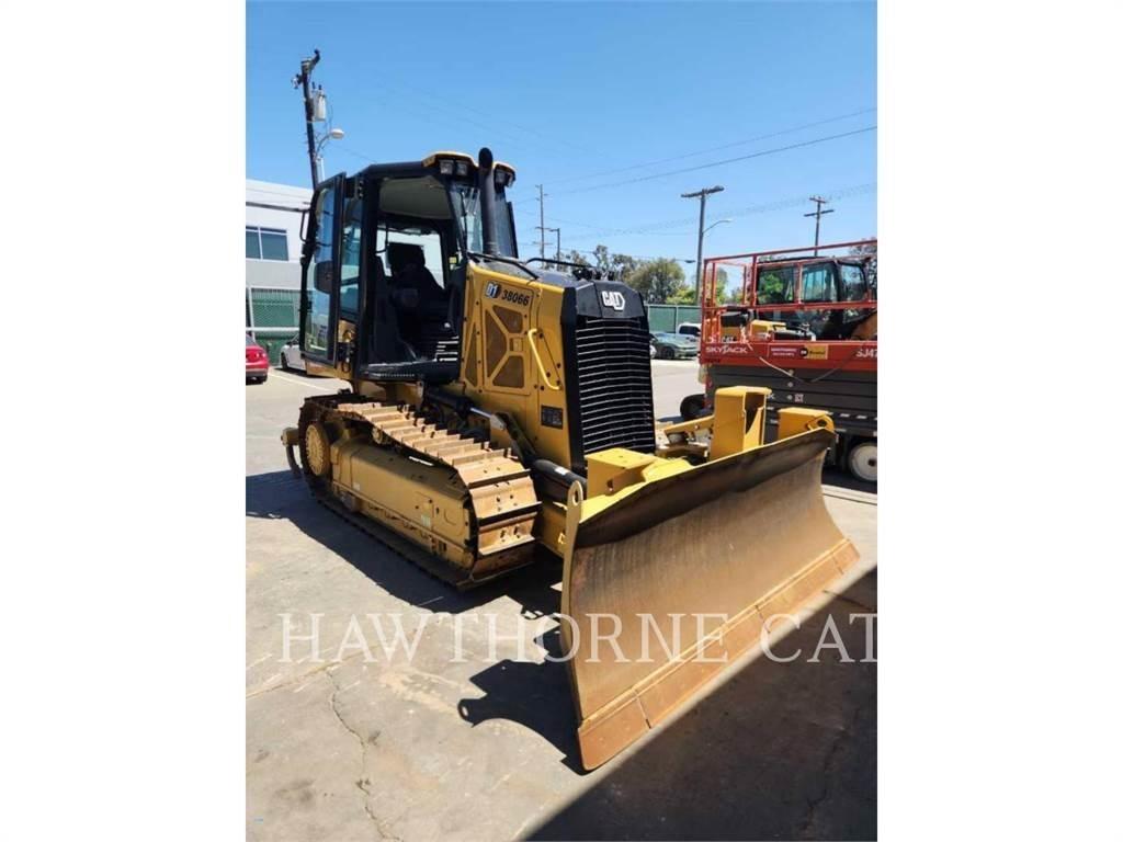 CAT D1 Buldožerji goseničarji