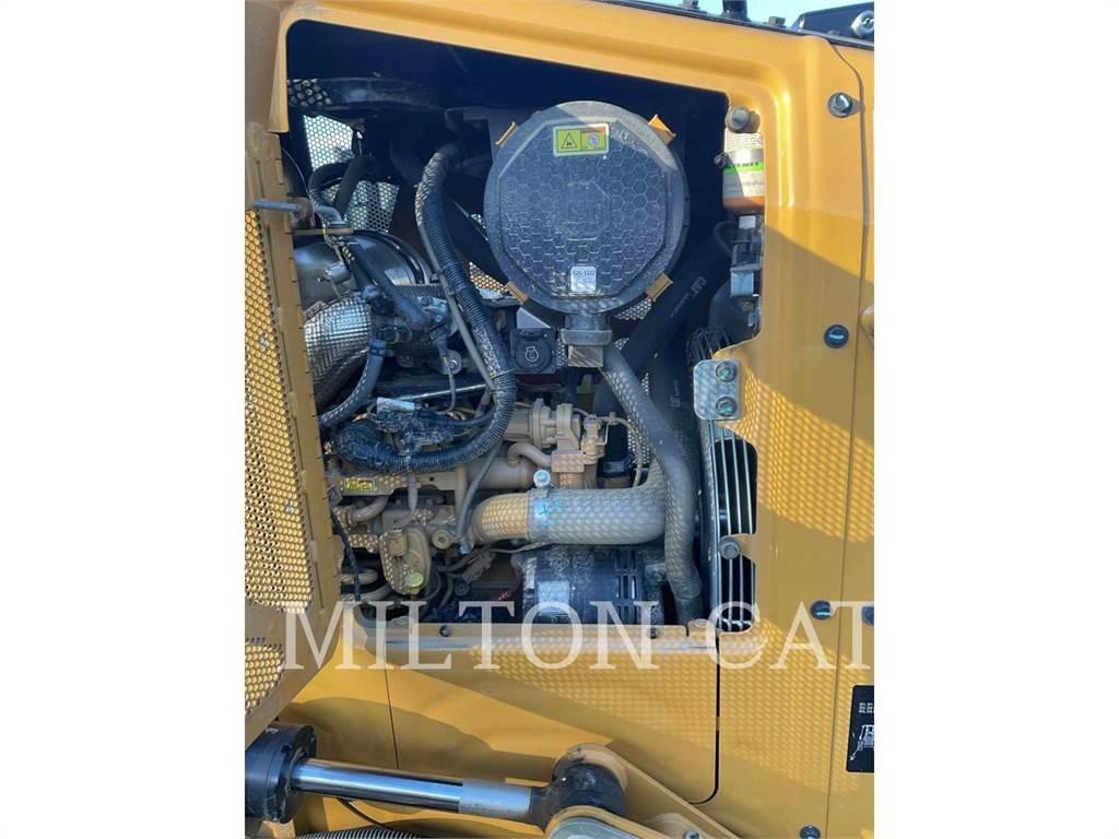 CAT D1 Buldožerji goseničarji