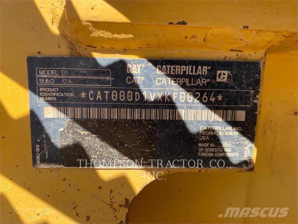 CAT D1 Buldožerji goseničarji