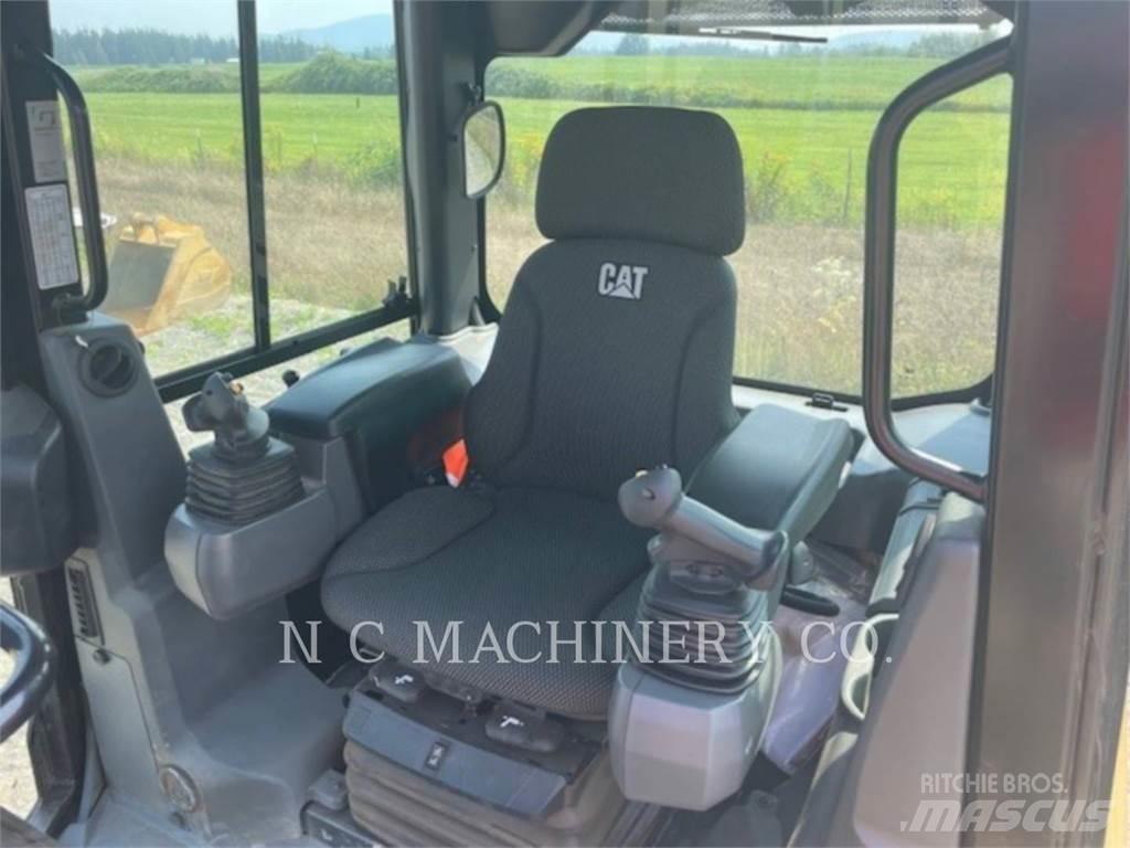 CAT D1 LGPCB Buldožerji goseničarji
