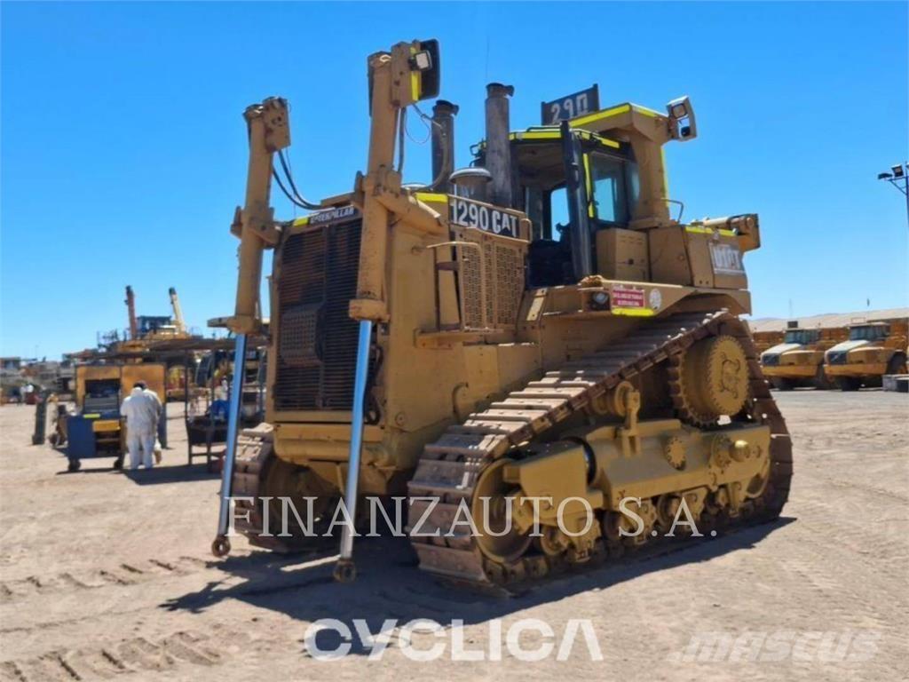CAT D10T Buldožerji goseničarji