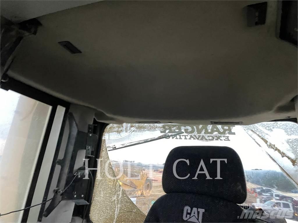 CAT D10T2 Buldožerji goseničarji