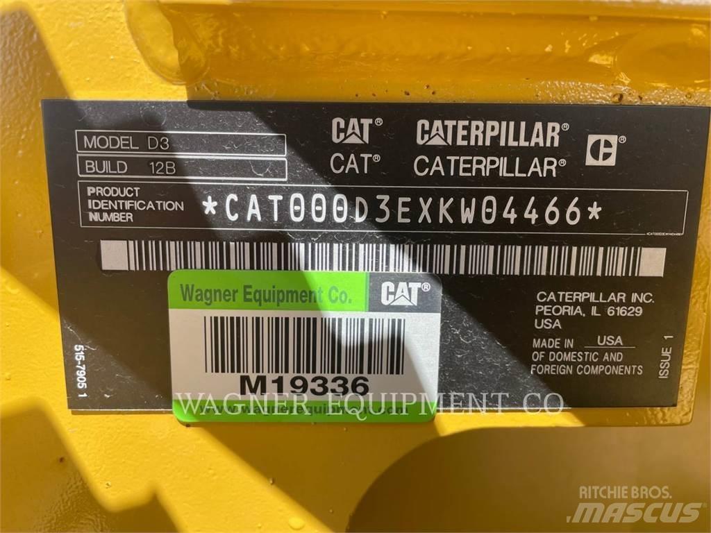 CAT D3 Buldožerji goseničarji