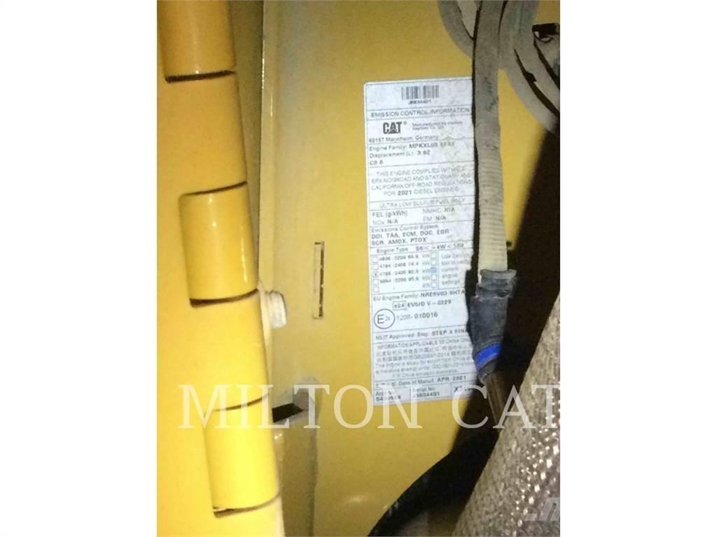 CAT D3 Buldožerji goseničarji