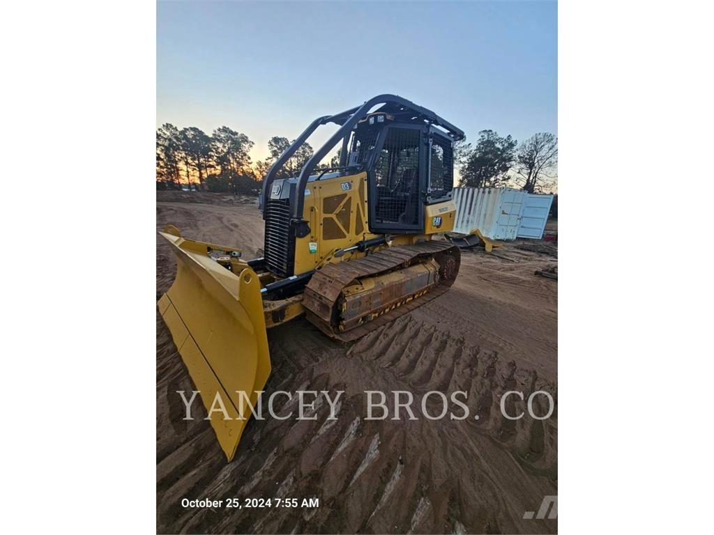 CAT D3 Buldožerji goseničarji