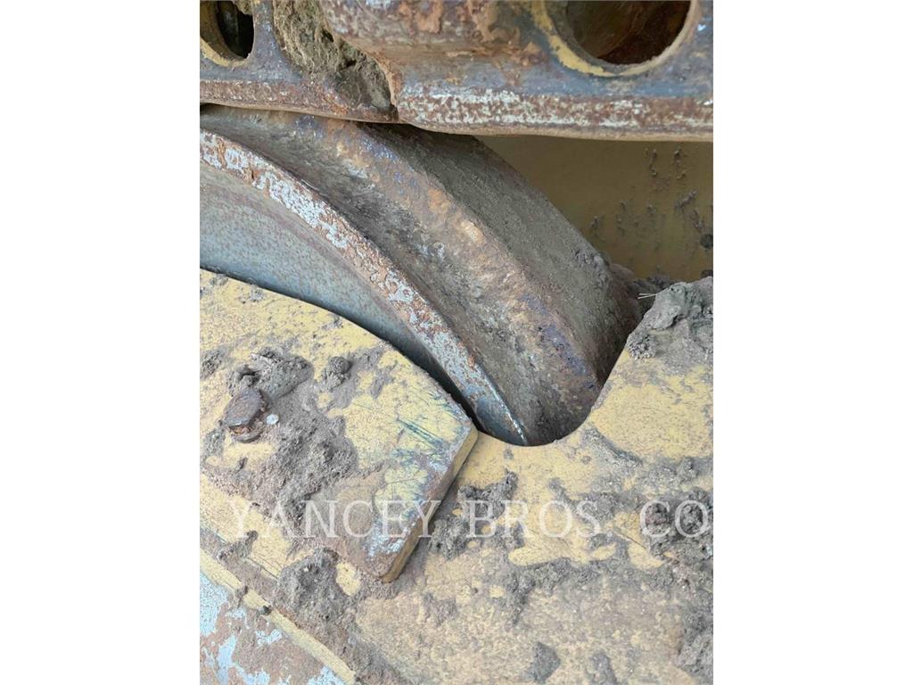 CAT D3 Buldožerji goseničarji