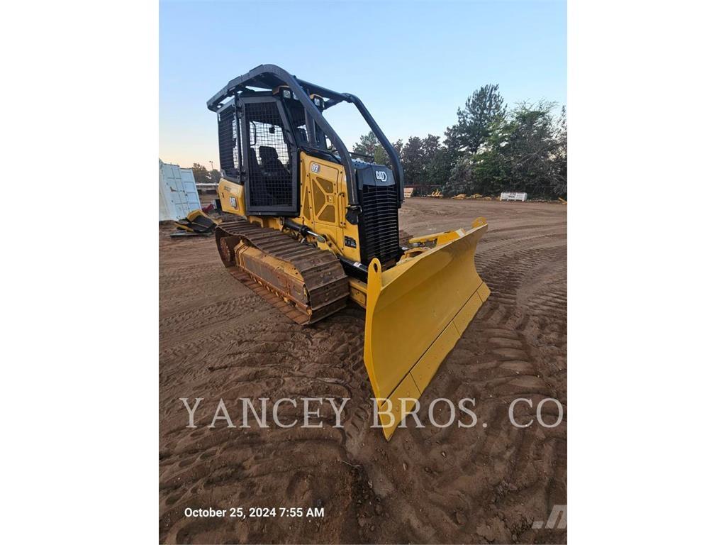 CAT D3 Buldožerji goseničarji