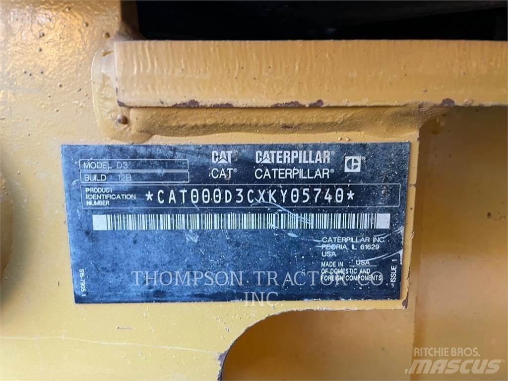 CAT D3 Buldožerji goseničarji