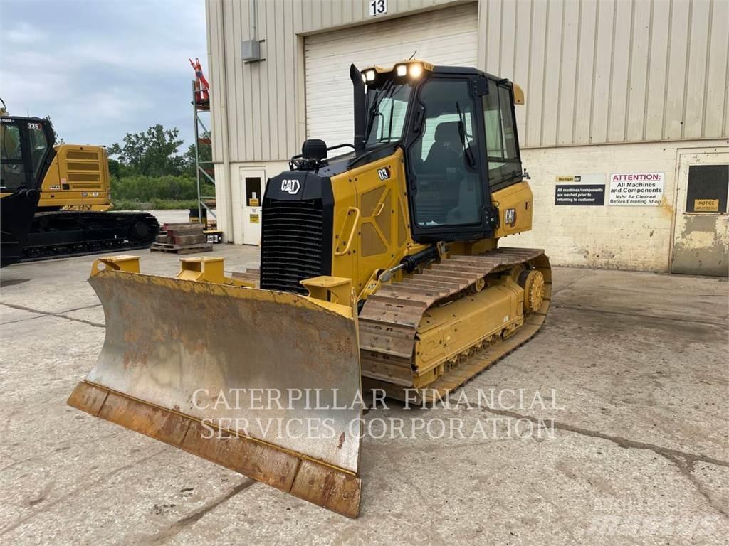 CAT D3 Buldožerji goseničarji