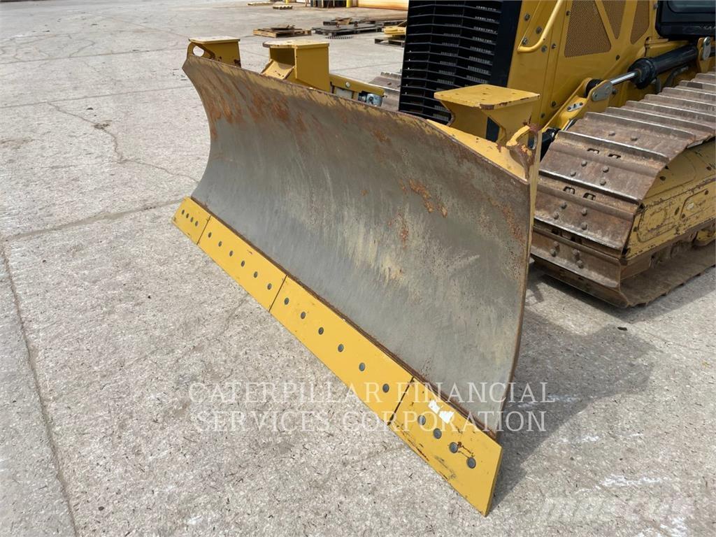 CAT D3 Buldožerji goseničarji