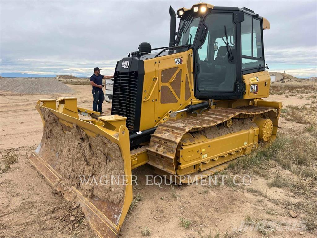 CAT D3 Buldožerji goseničarji