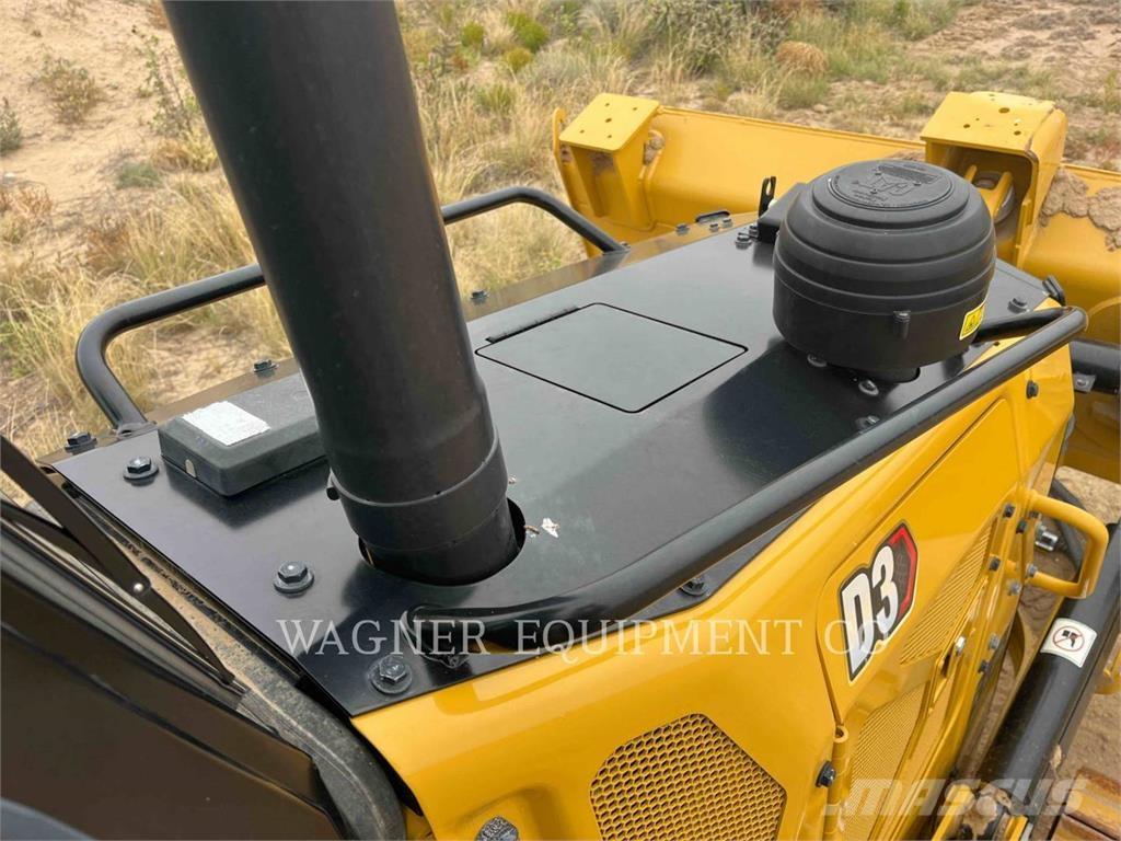 CAT D3 Buldožerji goseničarji