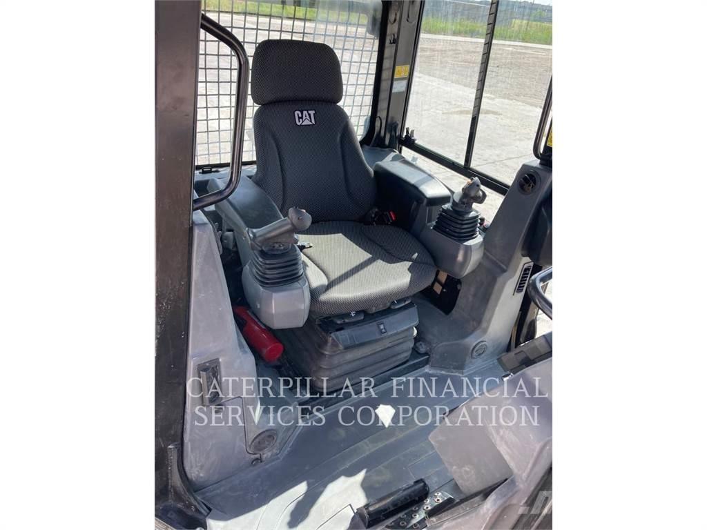 CAT D3-12 Buldožerji goseničarji