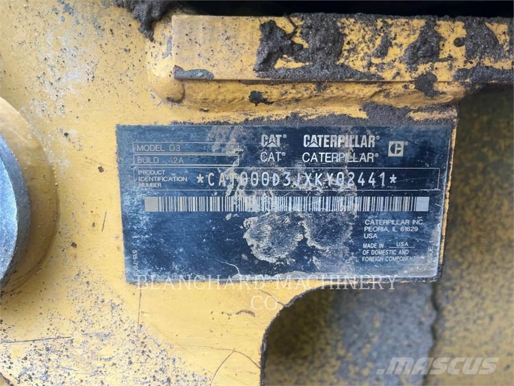 CAT D3 LGP Buldožerji goseničarji