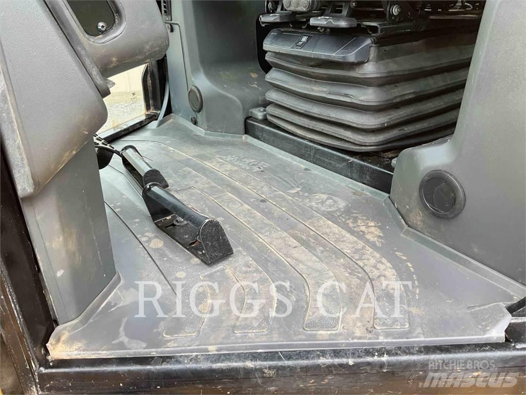 CAT D3 LGP AAG Buldožerji goseničarji