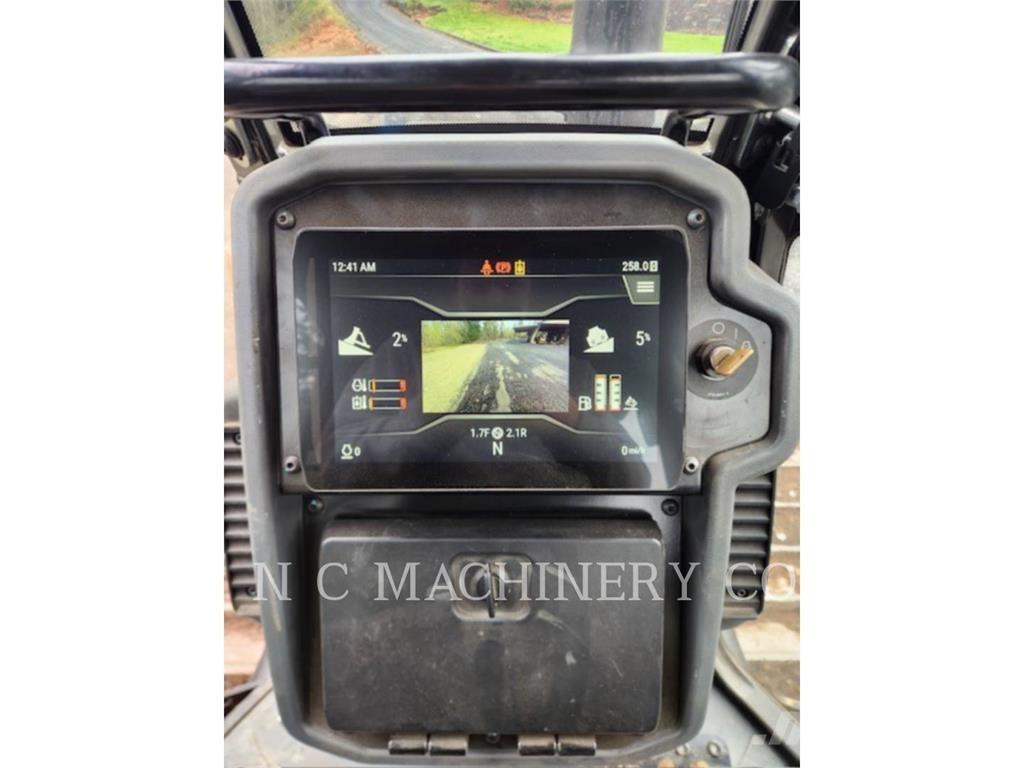 CAT D3 LGPCB Buldožerji goseničarji