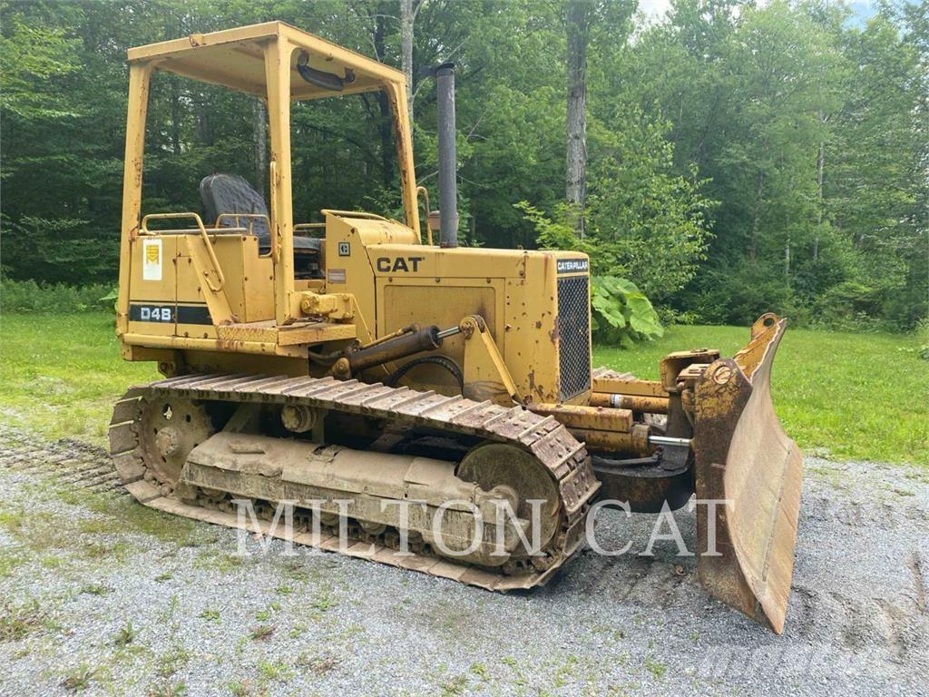 CAT D3B Buldožerji goseničarji