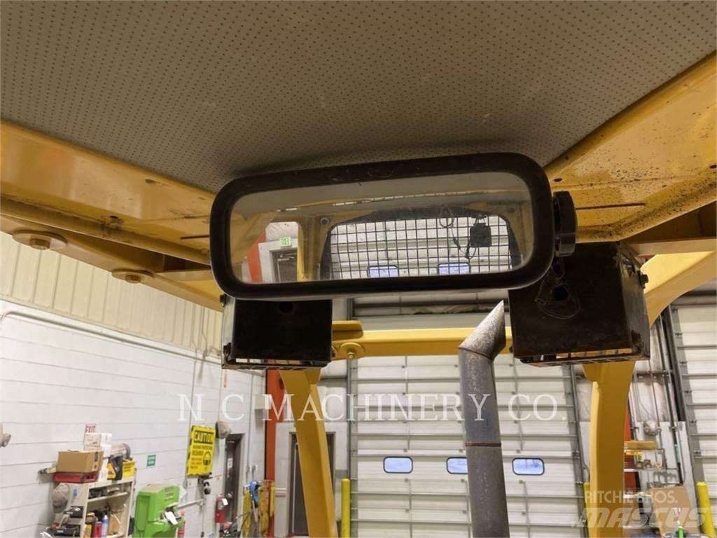 CAT D3G XLCN Buldožerji goseničarji