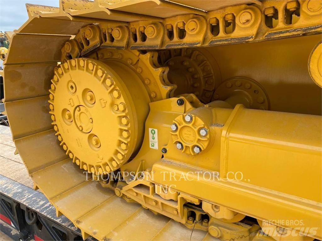 CAT D4 Buldožerji goseničarji