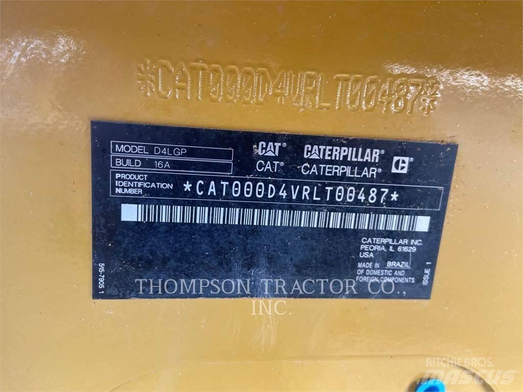 CAT D4 Buldožerji goseničarji
