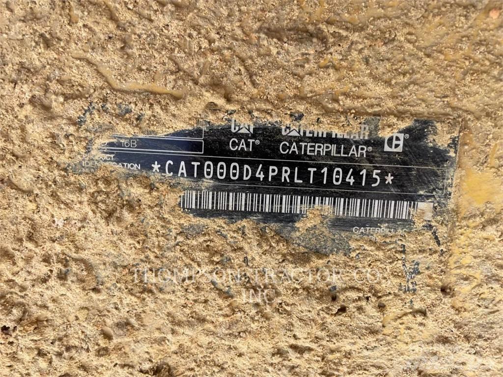 CAT D4 Buldožerji goseničarji