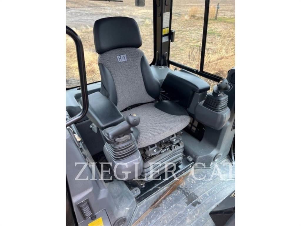 CAT D4 Buldožerji goseničarji