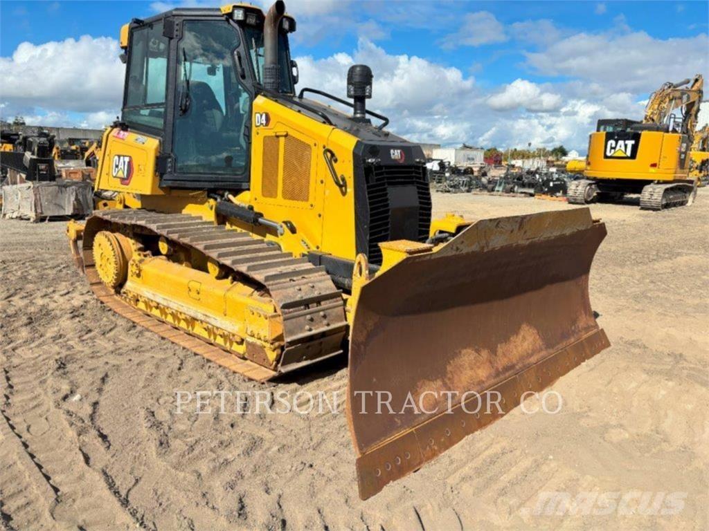 CAT D4 Buldožerji goseničarji