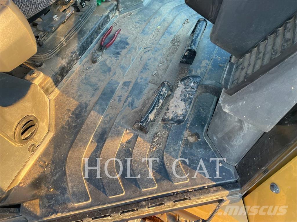 CAT D4-15VP Buldožerji goseničarji