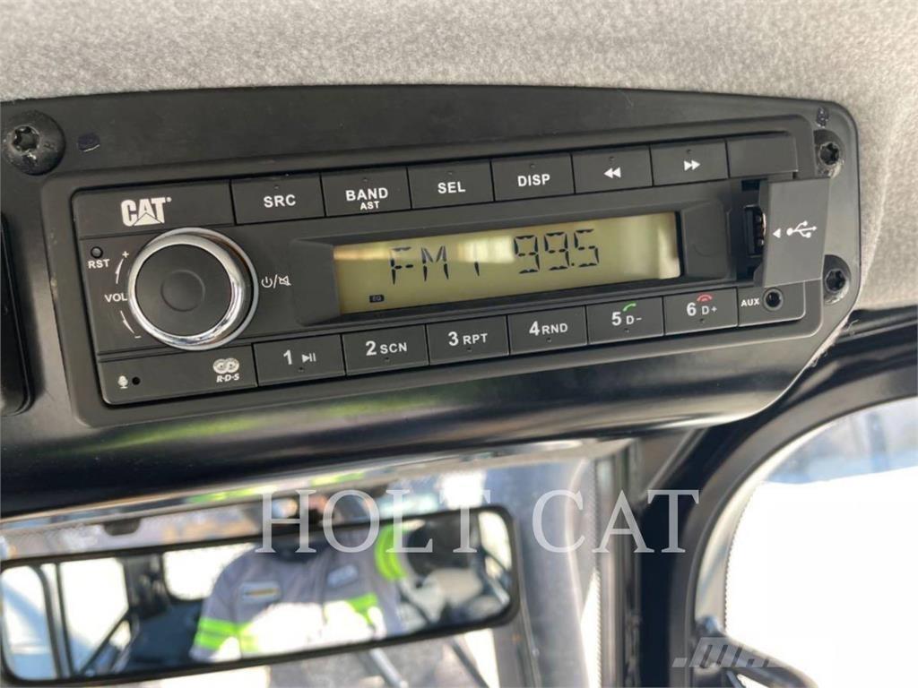 CAT D4 LGPCAB Kolesni nakladalci