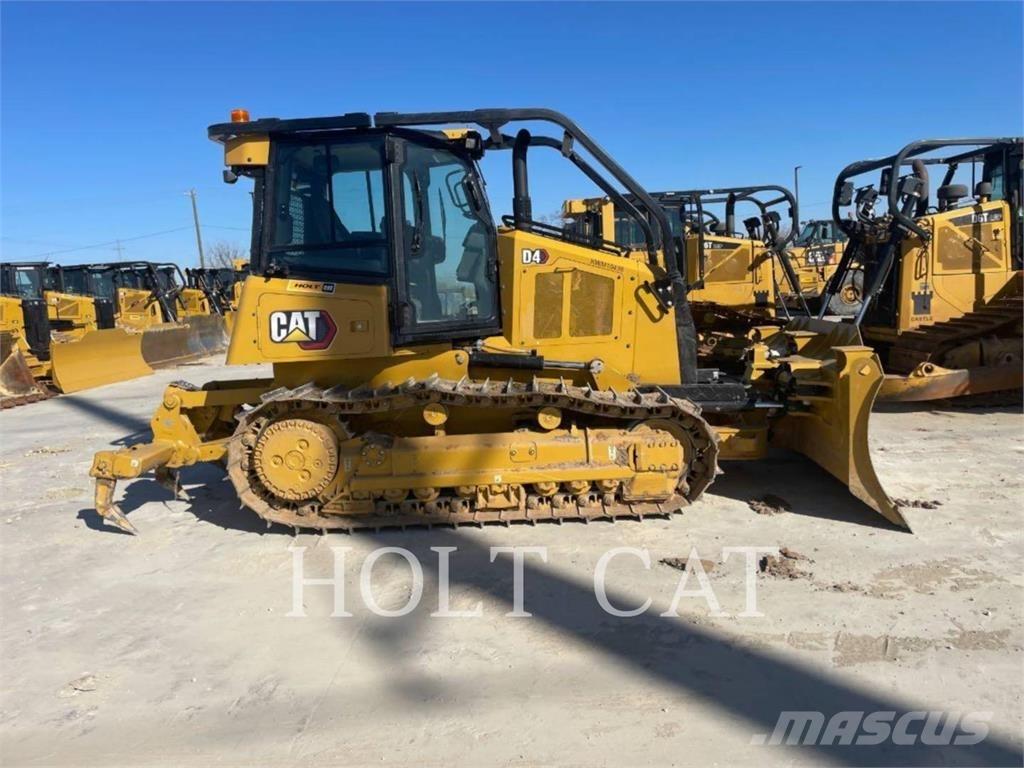CAT D4 LGPCAB Kolesni nakladalci