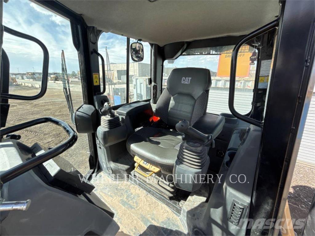 CAT D4 XL Buldožerji goseničarji