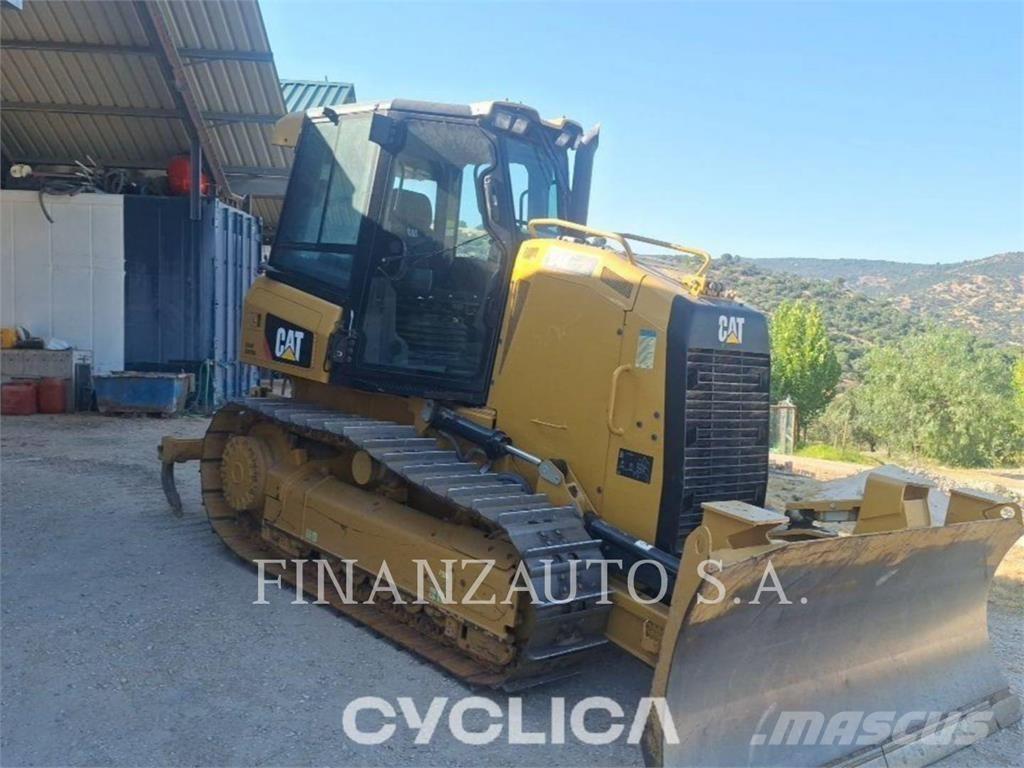 CAT D4K2 Buldožerji goseničarji