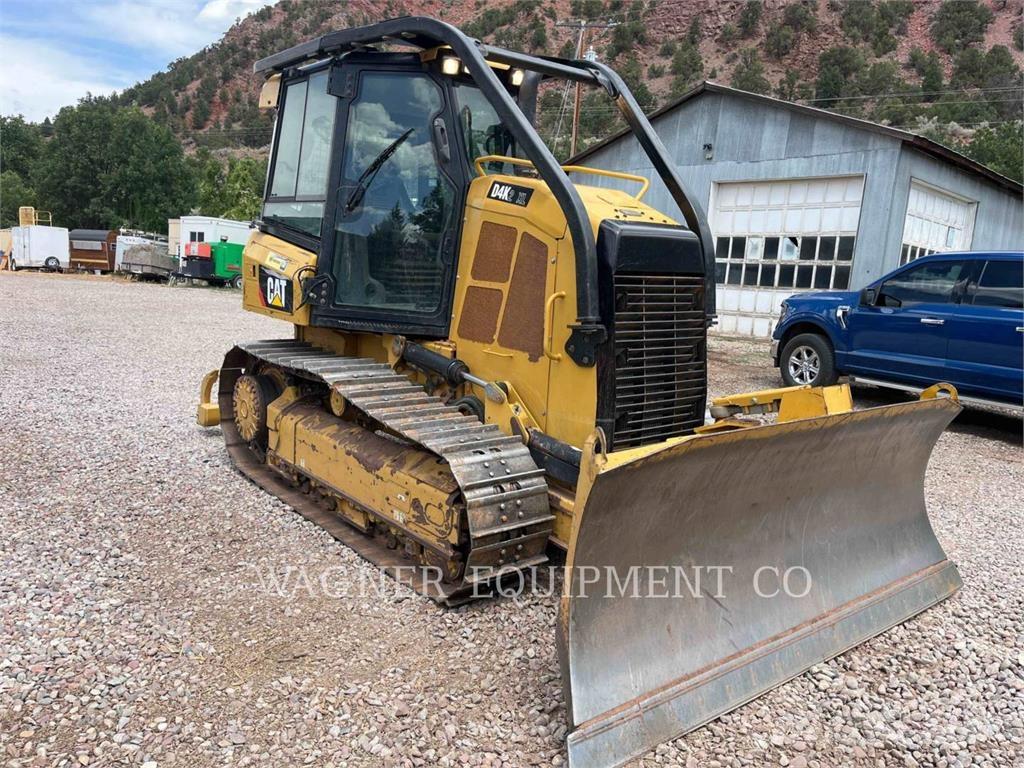 CAT D4K2 XL Buldožerji goseničarji