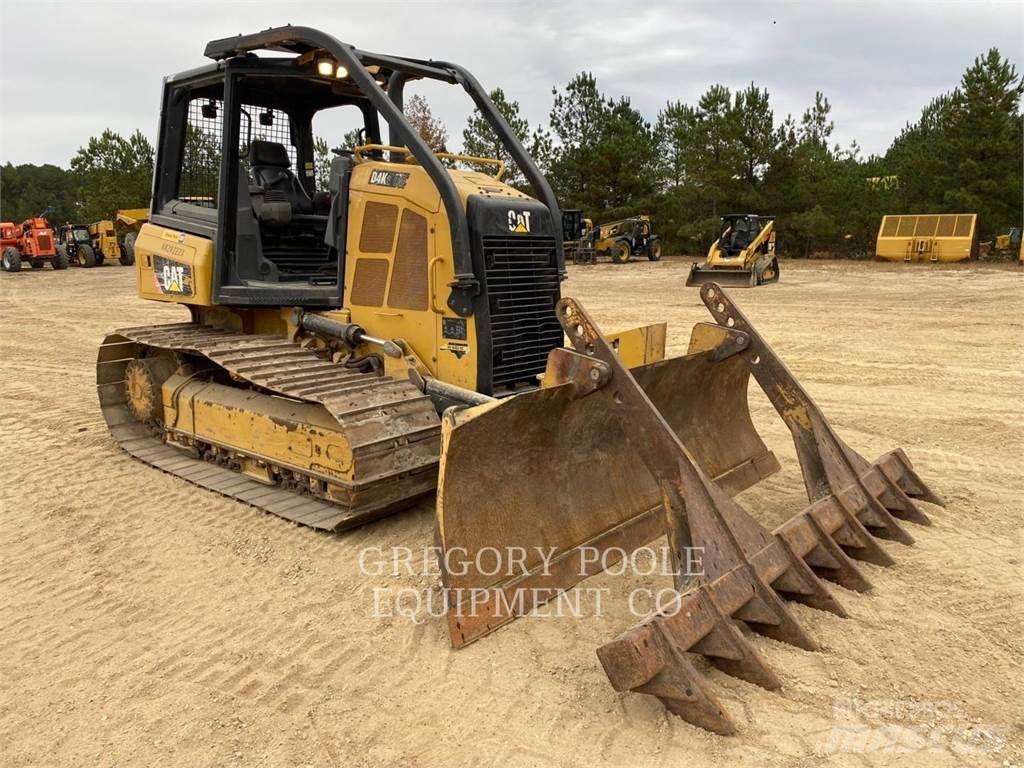 CAT D4K2LGP Buldožerji goseničarji