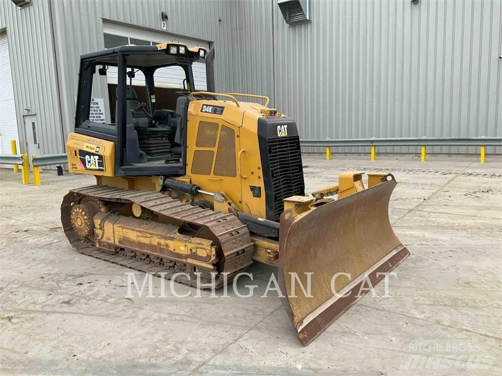 CAT D4K2X Z2 Buldožerji goseničarji