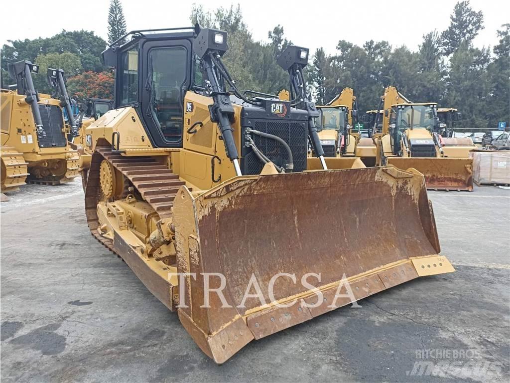 CAT D5 Buldožerji goseničarji