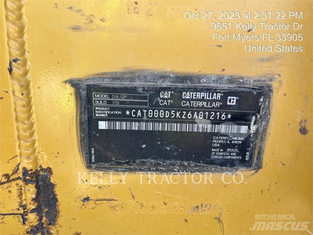 CAT D5 Buldožerji goseničarji