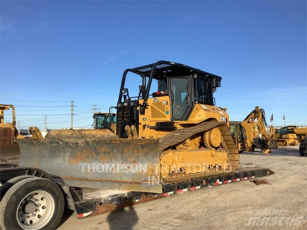 CAT D5 Buldožerji goseničarji