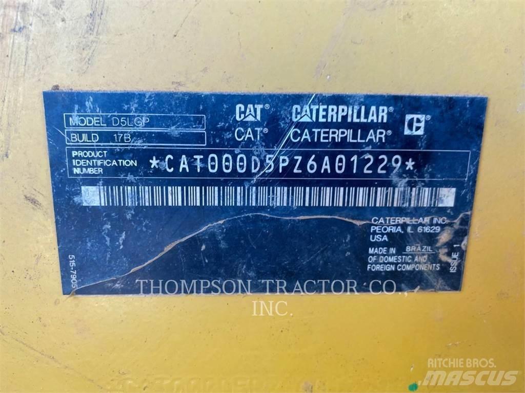 CAT D5 Buldožerji goseničarji