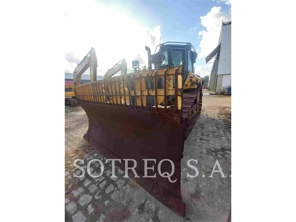 CAT D5 Buldožerji goseničarji