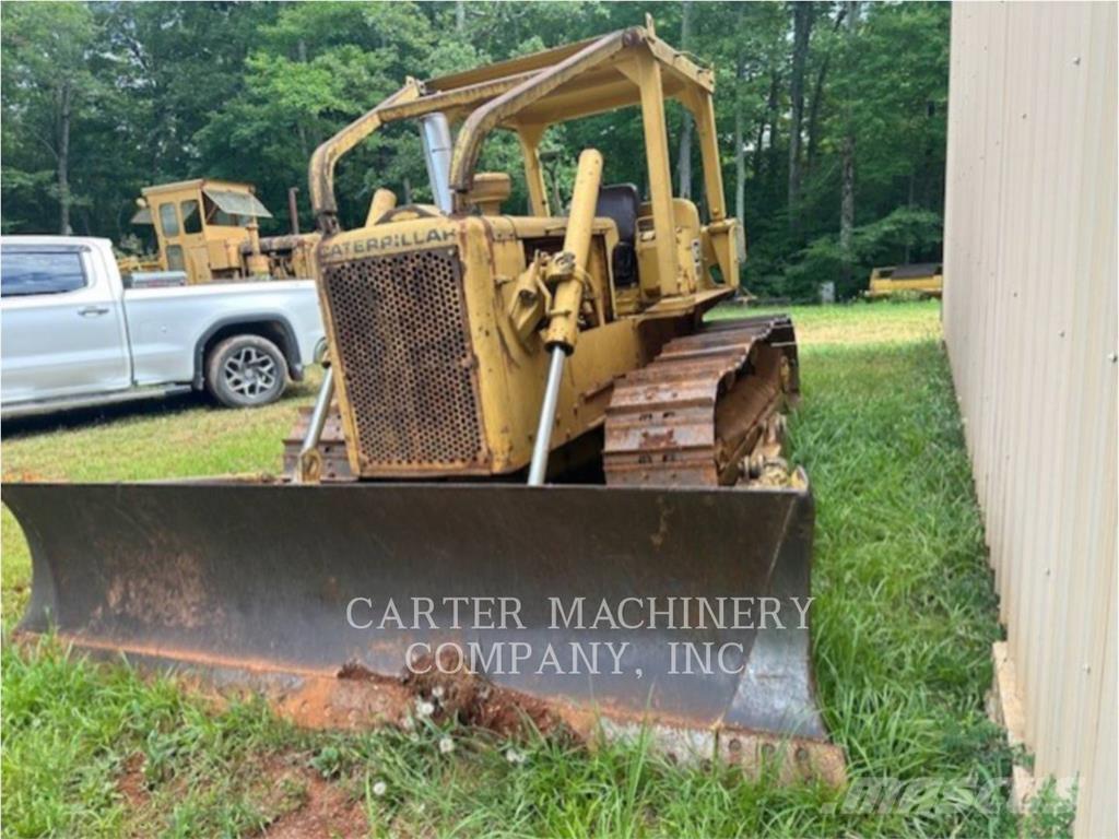 CAT D5 Buldožerji goseničarji