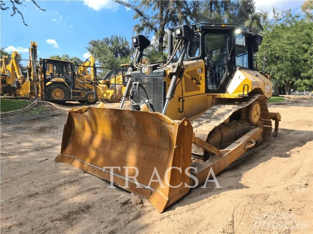 CAT D5 Buldožerji goseničarji