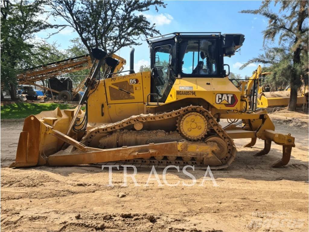 CAT D5 Buldožerji goseničarji