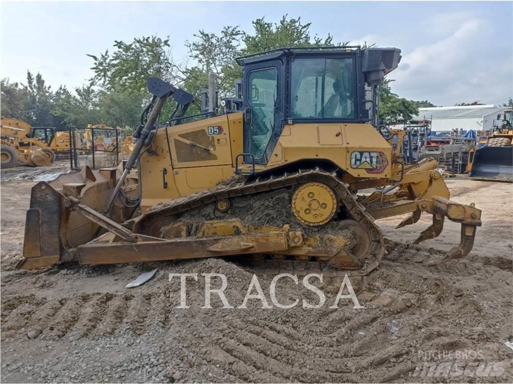 CAT D5 Buldožerji goseničarji