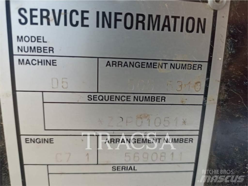 CAT D5 Buldožerji goseničarji