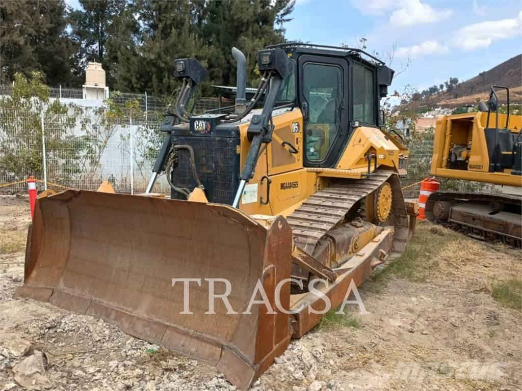 CAT D5 Buldožerji goseničarji