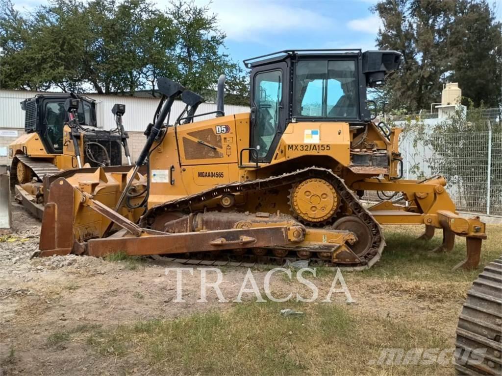 CAT D5 Buldožerji goseničarji