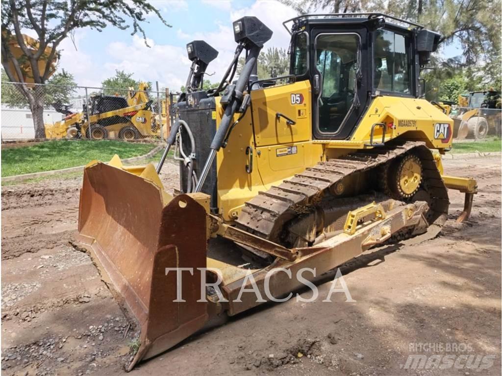 CAT D5 Buldožerji goseničarji