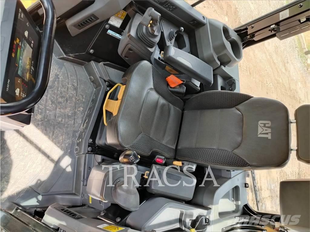 CAT D5 Buldožerji goseničarji