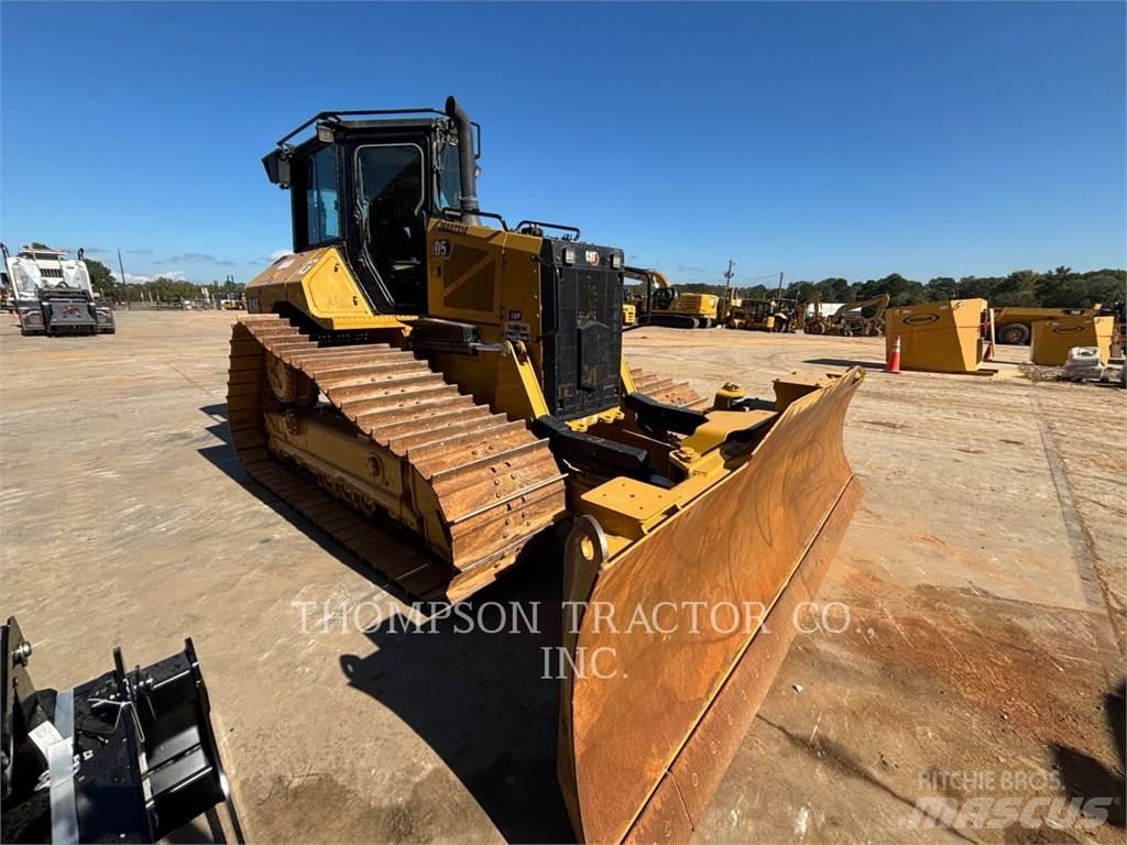 CAT D5 Buldožerji goseničarji